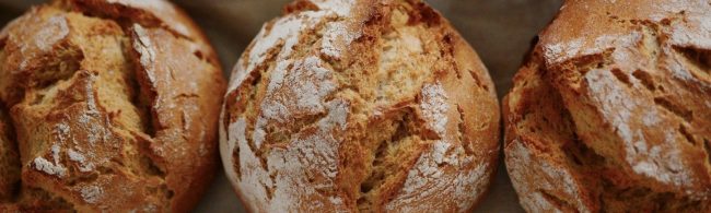 Knuspriges Vollkornbrot für eine gesunde Ernährung – perfekt für Fitness und Wohlbefinden.