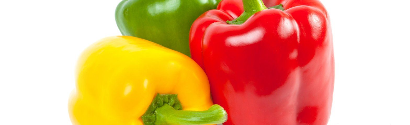 shutterstock-102923645groot Rote, gelbe und grüne Paprika für gesunde Ernährung und Fitness.