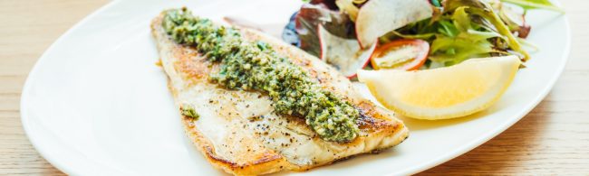 schol met broccolipuree 1600×480 Gegrilltes Fischfilet mit Kräutern und Zitrone, perfekt für Ihre Fitnessernährung.