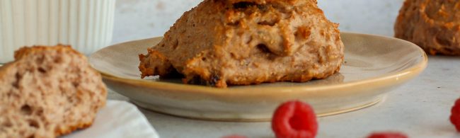 Kwarkbollen-met-frambozen Schoko-Haferflocken-Scones: gesunde Leckerei für dein Fitness-Training